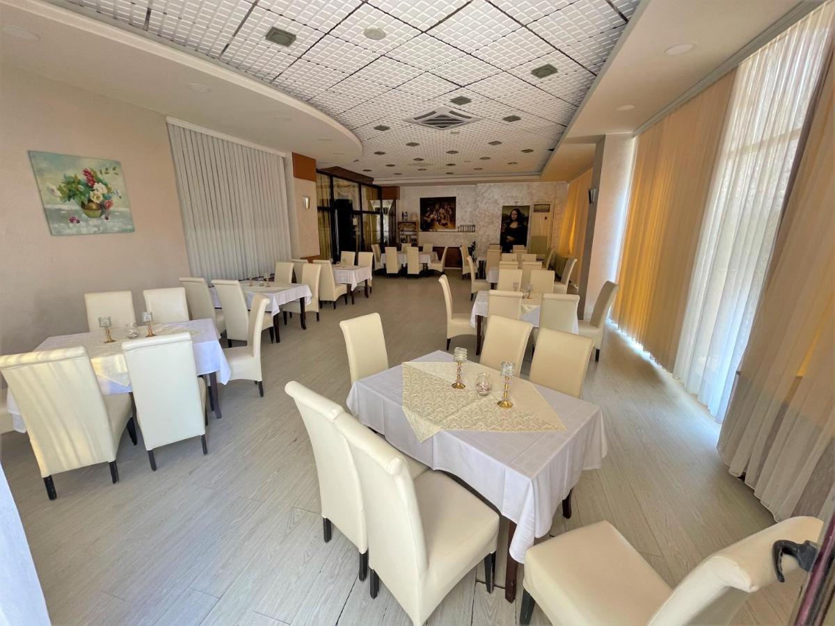 Hotel Pashtriku Gjakova Екстер'єр фото