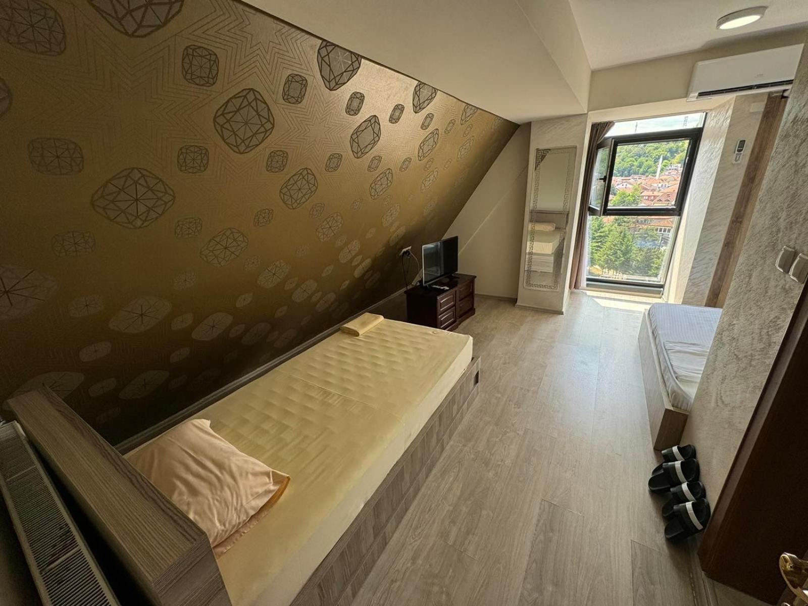 Hotel Pashtriku Gjakova Екстер'єр фото