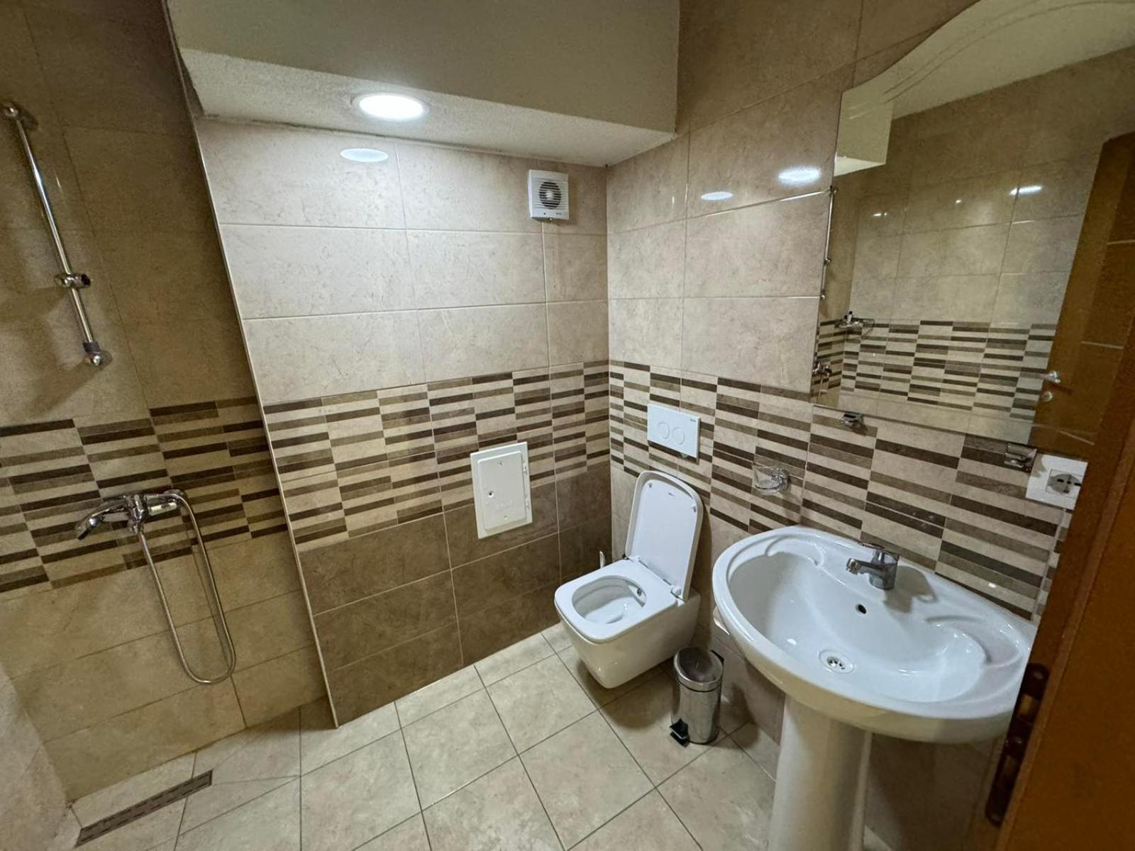 Hotel Pashtriku Gjakova Екстер'єр фото