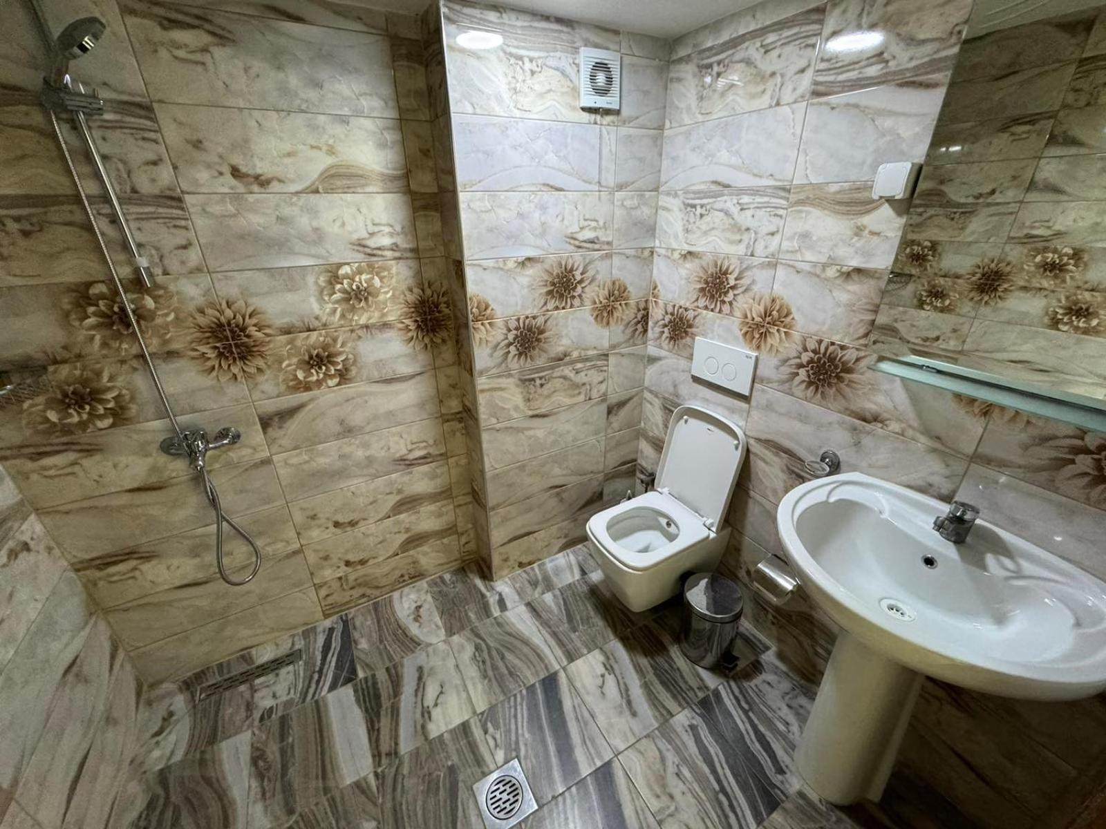 Hotel Pashtriku Gjakova Екстер'єр фото